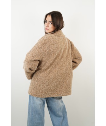 Manteau Kelly camel s'inspire de l'anatomie humaine