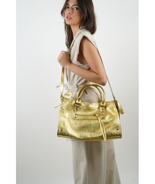 Clara gold bag ouvre sa boutique