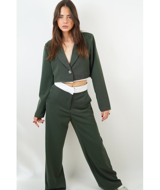 Karine khaki set s'inspire de l'anatomie humaine