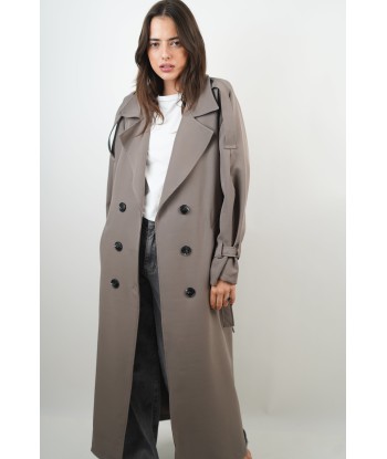 Lola taupe trench coat s'inspire de l'anatomie humaine