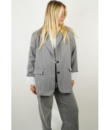 Grey Astrid Blazer s'inspire de l'anatomie humaine