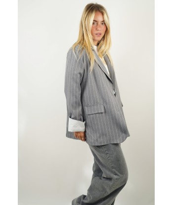 Grey Astrid Blazer s'inspire de l'anatomie humaine